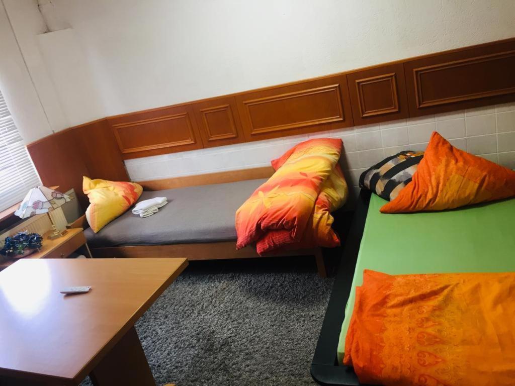 Gaestezimmer I Neo1 Staufenberg  エクステリア 写真